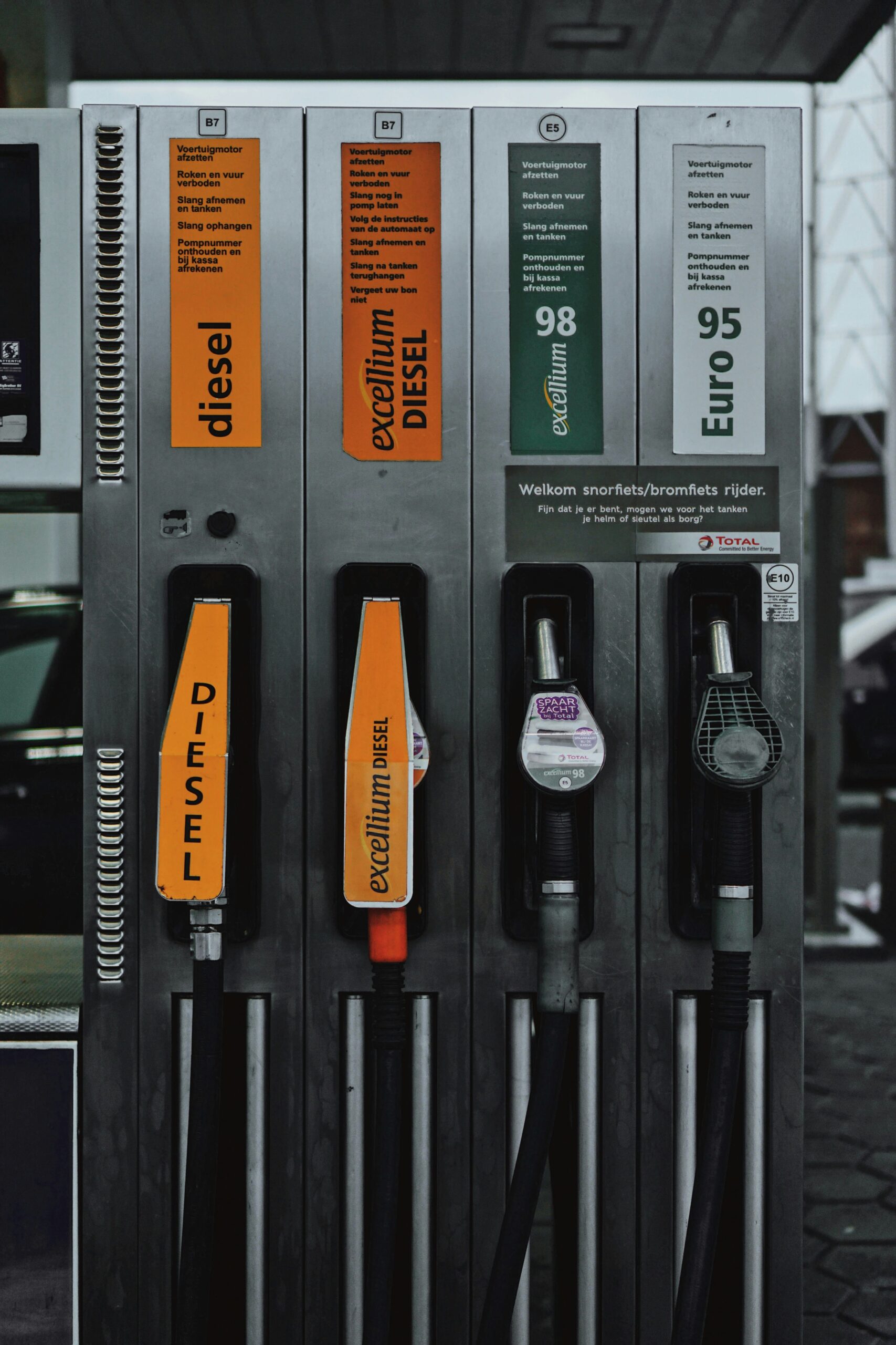 Distributore carburante benzina e diesel